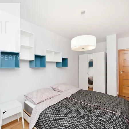 Charming And Bright- Golden Apartments- Old Town Apartman *