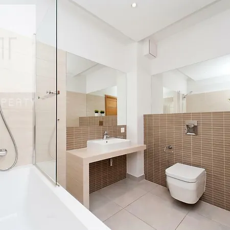 Charming And Bright- Golden Apartments- Old Town *